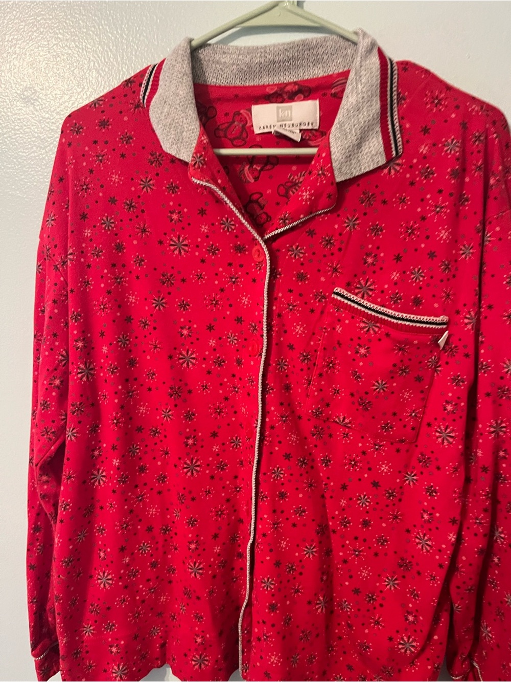 Karen Neuburger Women’s pajamas size medium. Winter cozy
